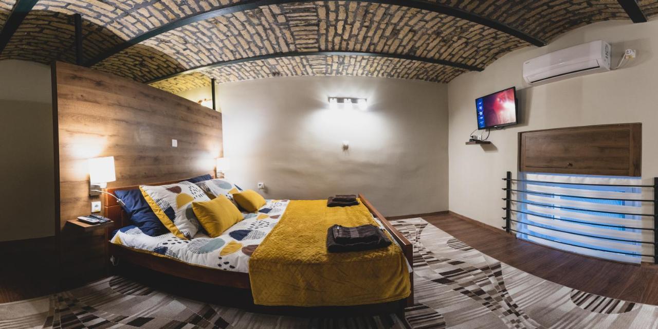 Museum Apartment Subotica Buitenkant foto